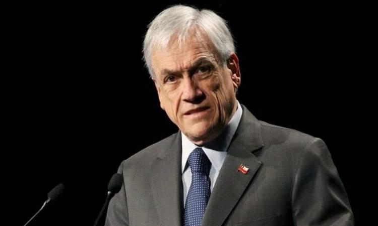     كمامة تتسبب في تغريم رئيس دولة 3500 دولار 