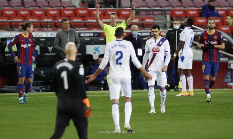 برشلونة يتعادل مع إيبار