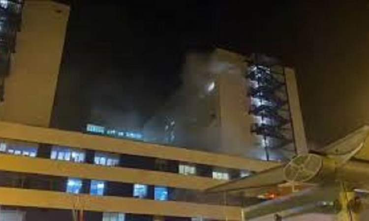  مصاب بكورونا يحرق المستشفى الذي يعالجه 