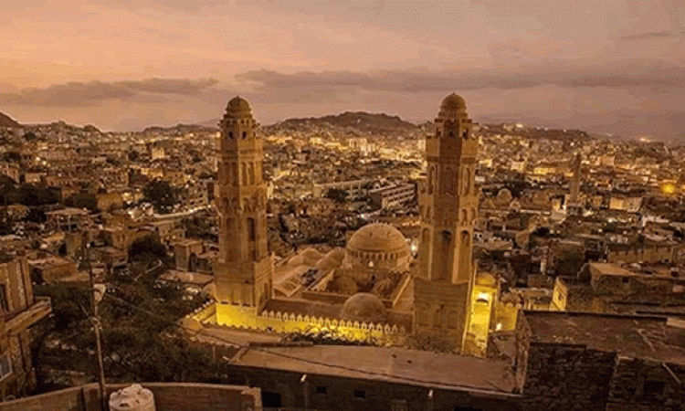 تشييع كوكبة من شهداء الوطن والقوات المسلحة بتعز