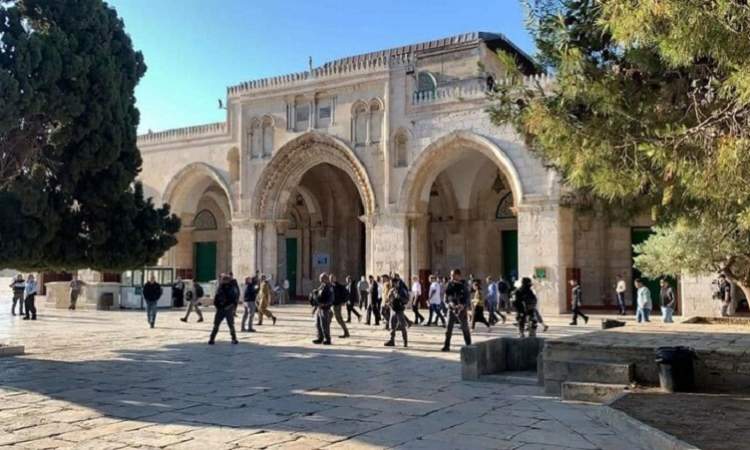 مستوطنون صهاينة يعاودون اقتحام الاقصى 