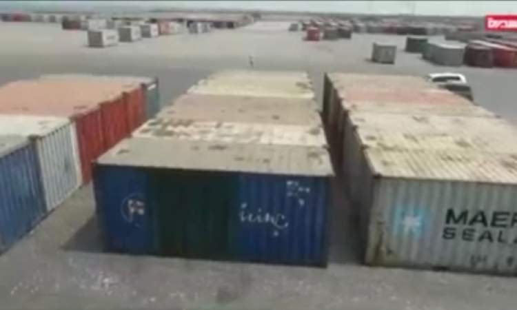 حجز كميات هائلة من البقوليات الفاسدة في ميناء الحديدة