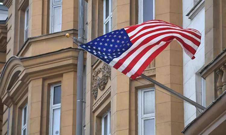 مشاة البحرية الامريكية يسرقون حقيبة مواطن روسي