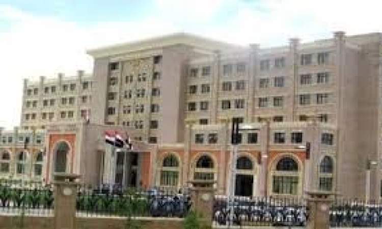 الخارجية: تخبط العدوان اوصله لتكرار جرائمة وسحب سفن غذائية من غاطس ميناء الحديدة