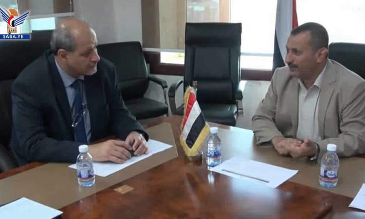 نائب وزير المياه ونائب ممثل اليونيسف يبحثان التعاون في مجال المياه