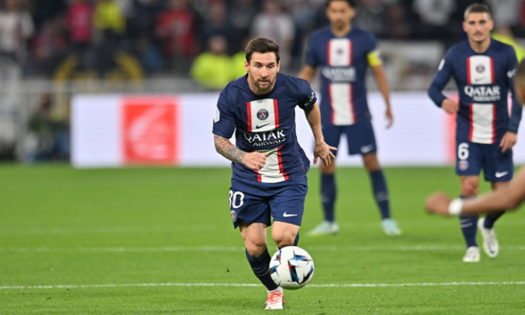 ميسي يحطم رقما قياسيا مشتركا بين رونالدو وبيليه