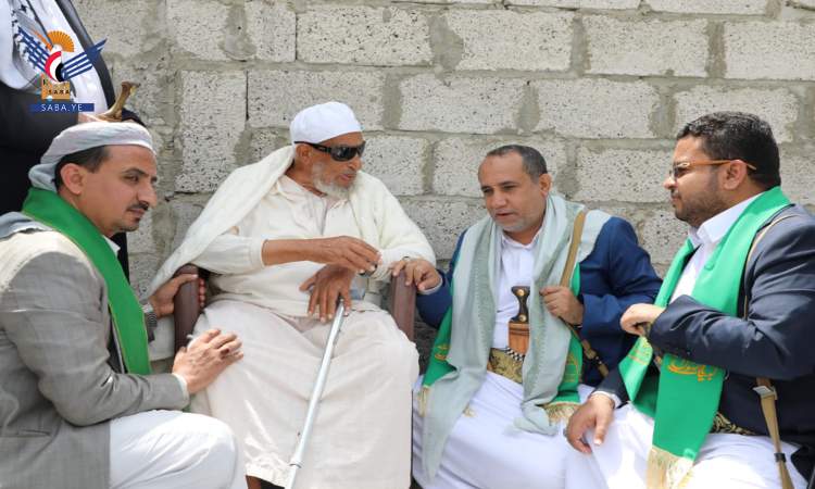 مدير مكتب رئاسة الجمهورية يطمئن على صحة العلامة محمد المطاع بإب