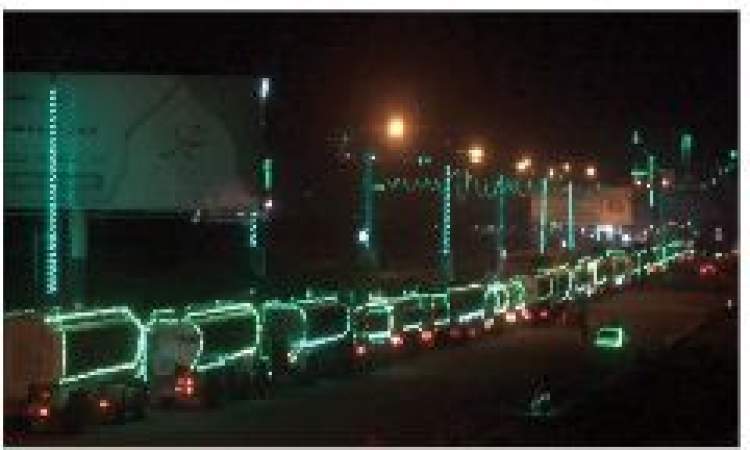 مسيرة ضوئية لـ  100  قاطرة من محافظة   تعز احتفاءً بالمولد النبوي