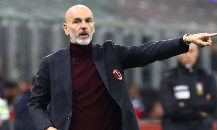 نادي ميلان الإيطالي يمدّد عقد مدربه بيولي حتى يونيو 2025