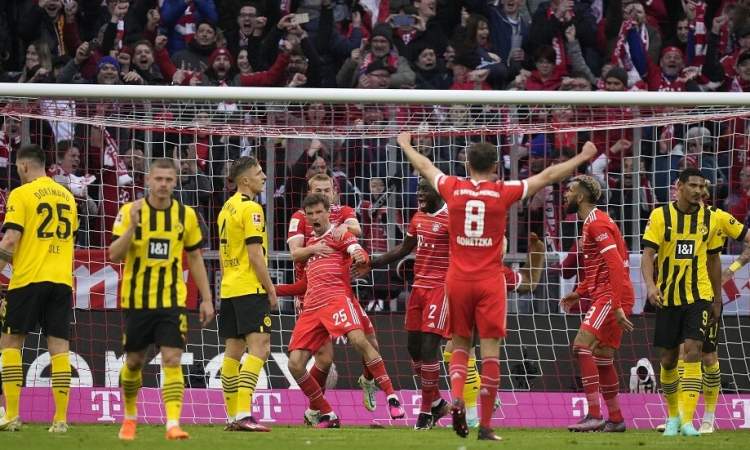 بايرن ميونخ ينتزع الصدارة من بوروسيا دورتموند