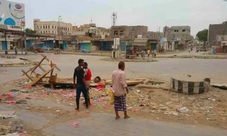 جرحى باشتباكات داخل سوق بطور الباحة في لحج