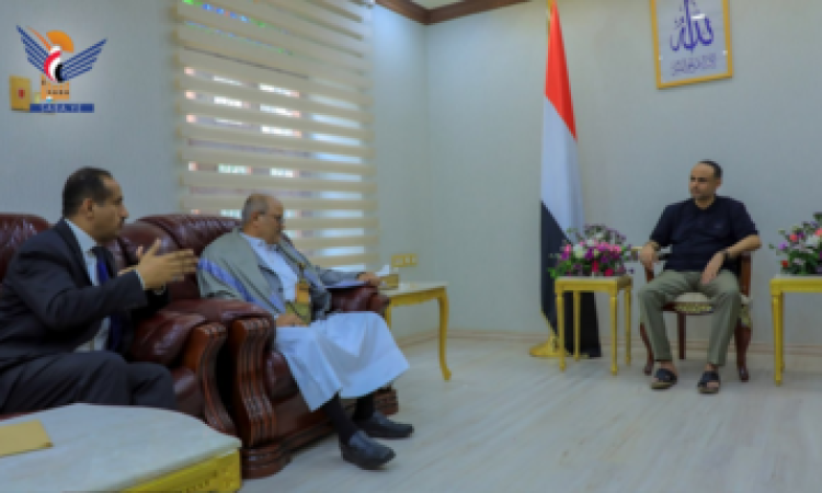 الرئيس المشاط يلتقي عضو السياسي الأعلى النعيمي وأمين سر المجلس الحوري