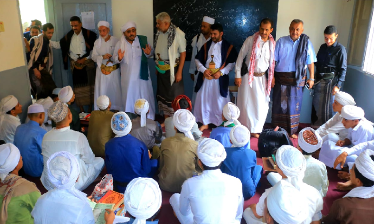 محافظ الحديدة  والشيخ  البرعي يتفقدون سير العملية التعليمية والاكاديمية بجامعة دار العلوم الشرعية