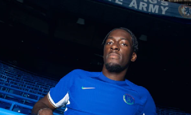 تشيلسي يعلن تعاقده مع مدافع موناكو أكسيل ديساسي