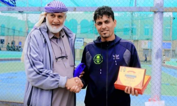 نخبة رداع تكرم نجوم الوسط الشبابي والرياضي والإعلامي