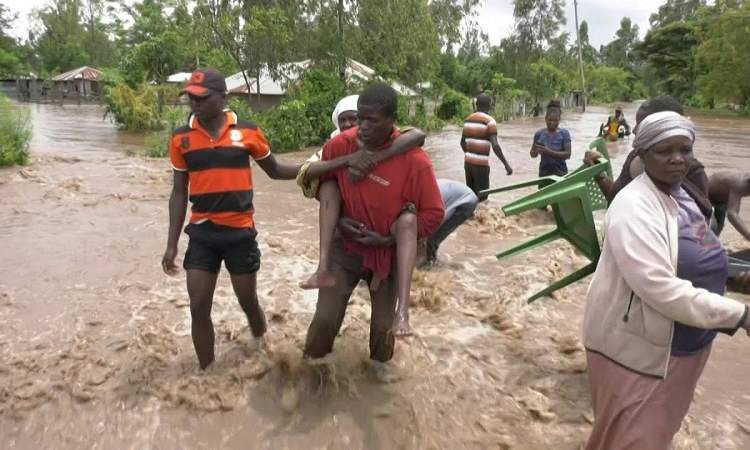مقتل اكثر من 15 شخصا وتضرر الاف المنازل بفيضانات في كينيا 