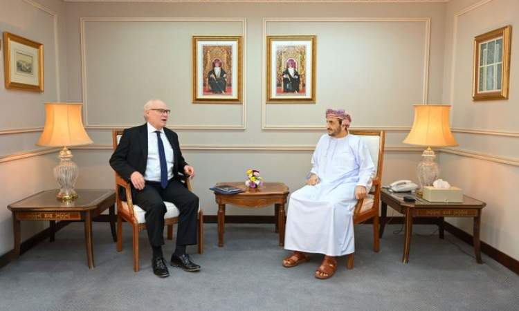 المبعوث الامريكي في مسقط لبحث الملف اليمني