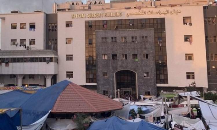 غزة.. مبادرة شبابية لتنظيف مجمع “الشفاء” وإعادة تشغيله