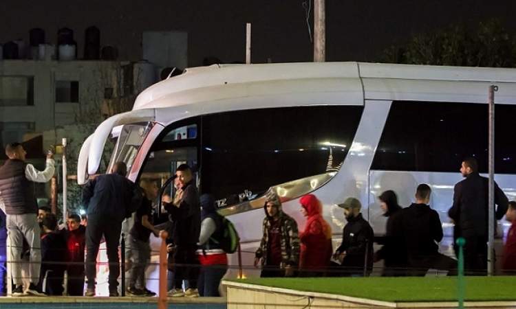 المقاومة الفلسطينية تنتزع حرية 33 أسيراً وأسيرة في رابع أيام الهدنة