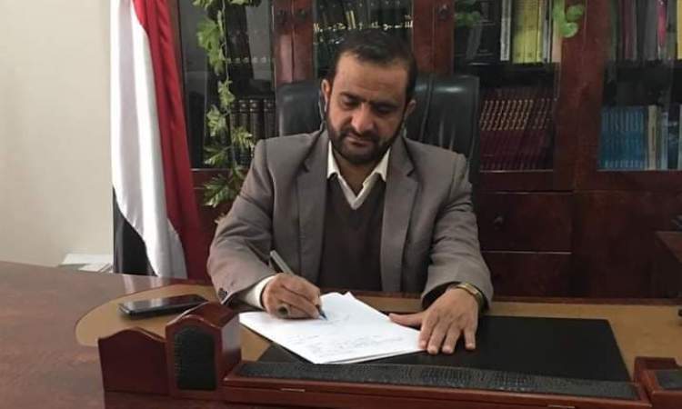 بن حبتور يعزي نائب وزير شؤون المغتربين الريامي في وفاة والده