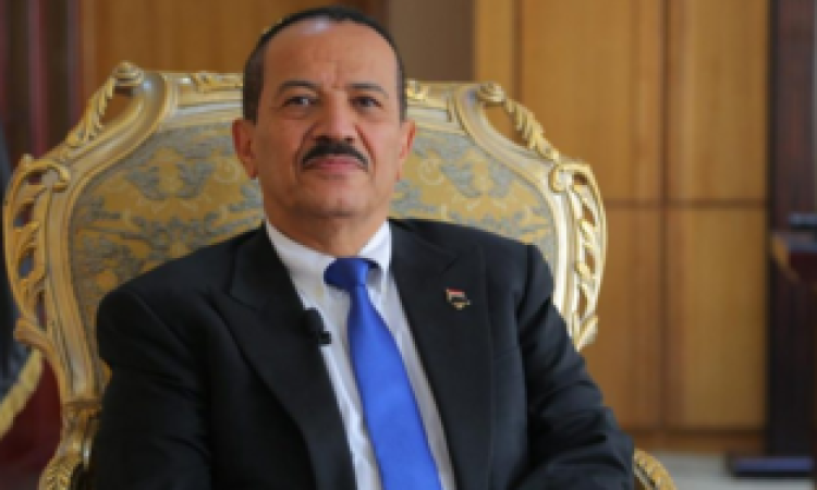 وزير الخارجية يهنئ نظيره في بنجلادش