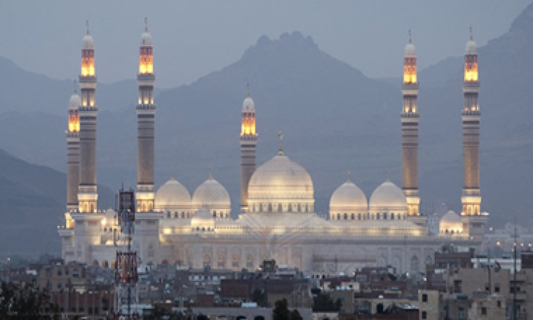 تشييع جثمانا الشهيدين الرائد مظفر والنقيب الرماح بصنعاء