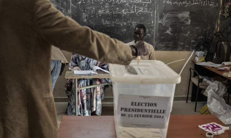 السنغال.. المعارضة تعلن فوز مرشحها في انتخابات الرئاسة قبل النتائج الرسمية