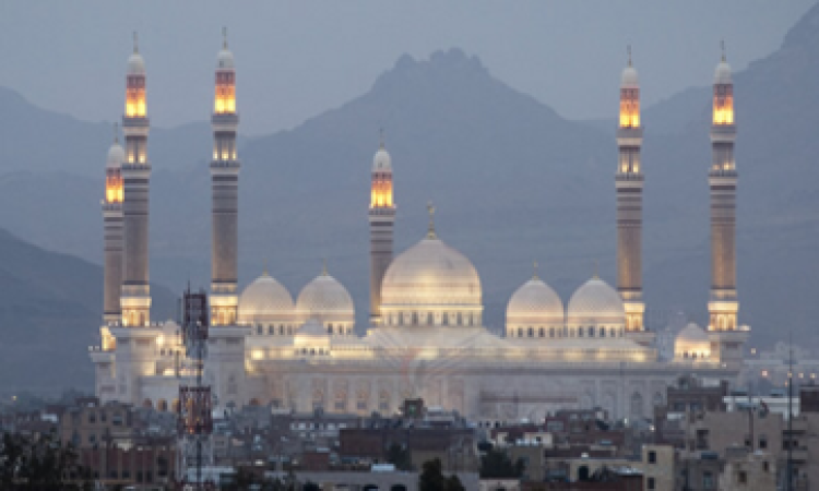 تشييع جثمانا الشهيدين الرائد السرحي والملازم الكينعي بصنعاء