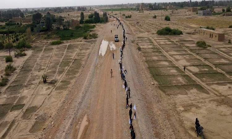 مسير لطلاب الدورات الصيفية بمديرية الزاهر في الجوف تضامنا مع فلسطين