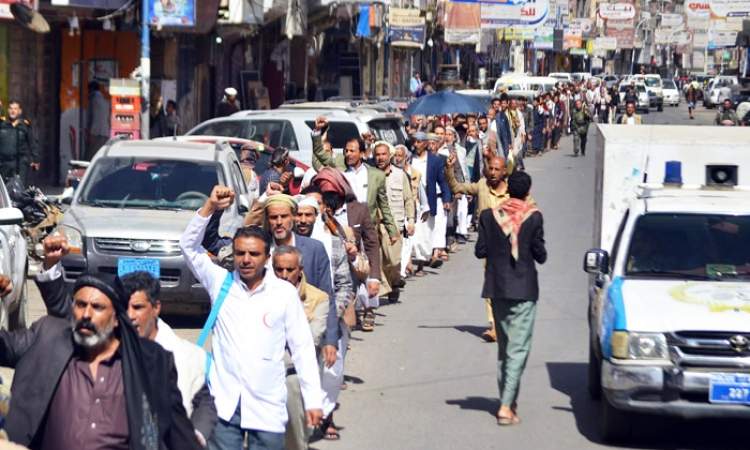 مسير لخريجي الدفعة الرابعة من دورات طوفان الأقصى في مديرية صنعاء القديمة