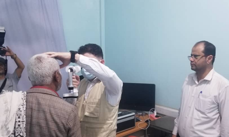  تدشين مخيم مجاني للعيون بمستشفي العدين العام 