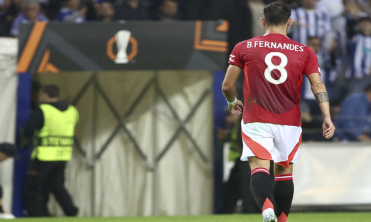 مانشستر يونايتد يفلت من الخسارة أمام بورتو