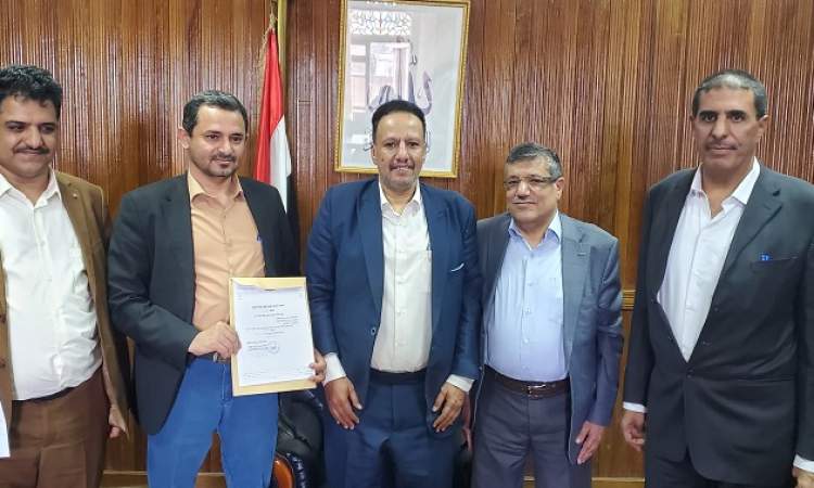 هيئة مكافحة الفساد تتسلم إقراري نائبا وزير الصحة والبيئة والشؤون الاجتماعية والعمل