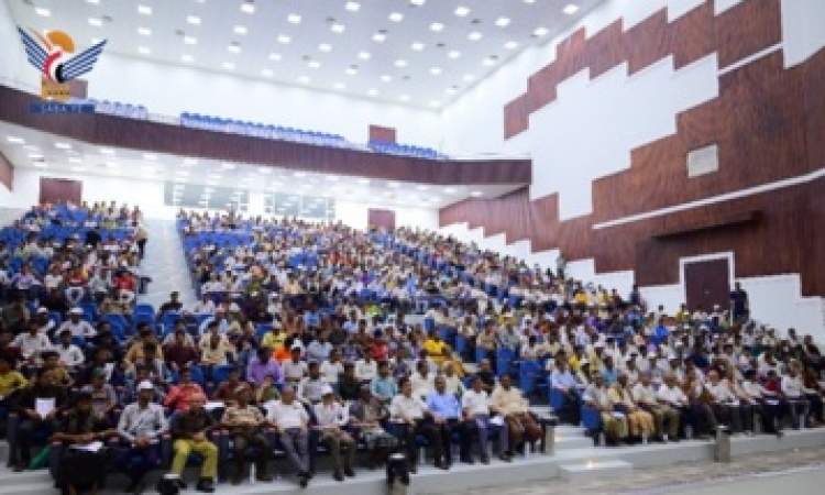 حفل تخرج ومسير لخريجي دورات "طوفان الأقصى" في جامعة الحديدة