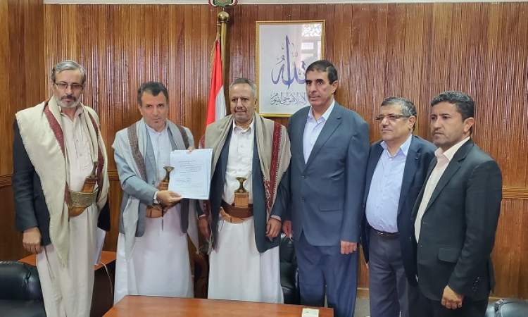 هيئة مكافحة الفساد تتسلم إقرار وزير الصحة السابق الدكتور طه المتوكل