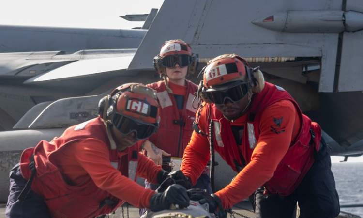 محمد الحوثي يرد على تهديدات القيادة المركزية الأمريكية