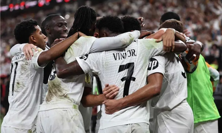 الريال يواجه برشلونة في نهائي السوبر