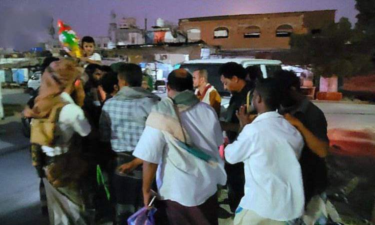 وصول 4 صيادين إلى الحديدة بعد الافراج عنهم من السجون الاريترية