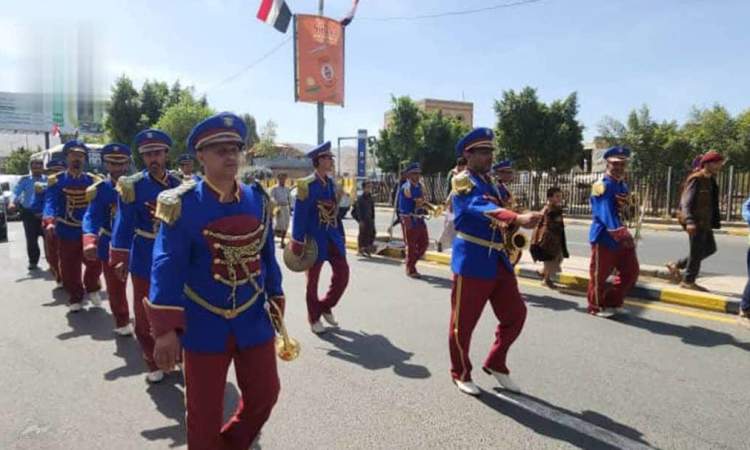 مسير للموسيقى العسكرية جاب شوارع العاصمة احتفاء بعيد الوحدة