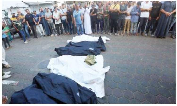 الاحتلال يحاصر منتظري المساعدات.. واستشهاد 75فلسطينياً في قطاع غزة