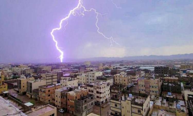 تحذيرات من مخاطر العواصف الرعدية بالمرتفعات