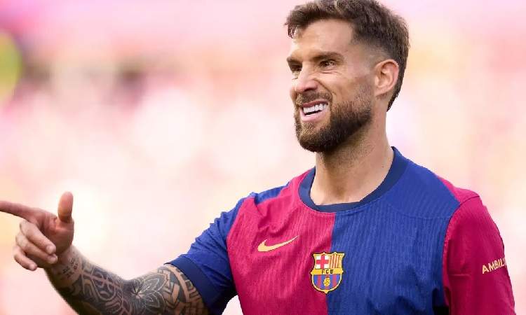 رسميا.. النصر يضم مدافع برشلونة