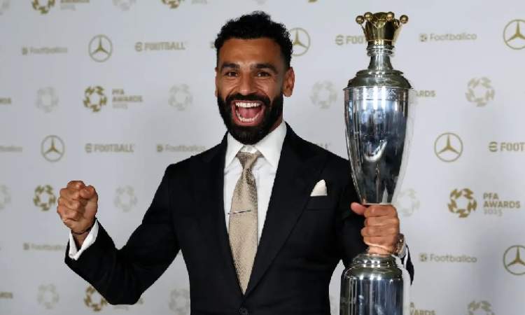 رسميًا.. صلاح يكتب التاريخ بجائزة أفضل لاعب في إنجلترا