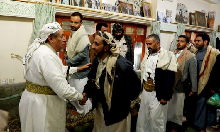 مستشار رئيس السياسي الاعلى اللواء القيسي يستقبل المعزين 