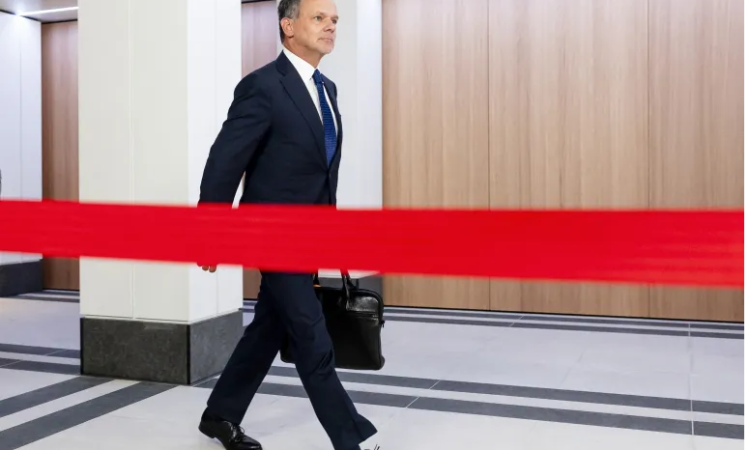 وزير خارجية هولندا يعلن استقالته تضامناً مع غزة