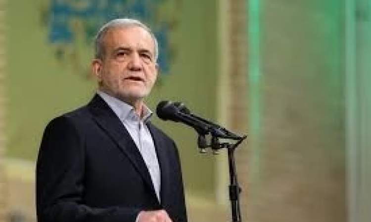 الرئيس الإيراني يعزي الشعب اليمني في استشهاد رئيس الوزراء وعدد من رفاقه