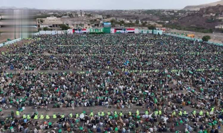 حشود مهيبة في عمران احتفاء بالمولد النبوي