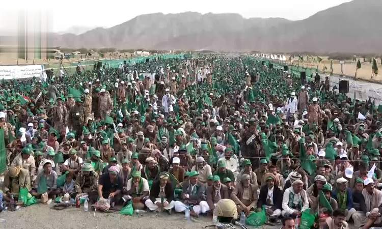 حشود مهيبة في ساحتي صرواح والجوبة احتفاءً بذكرى المولد النبوي
