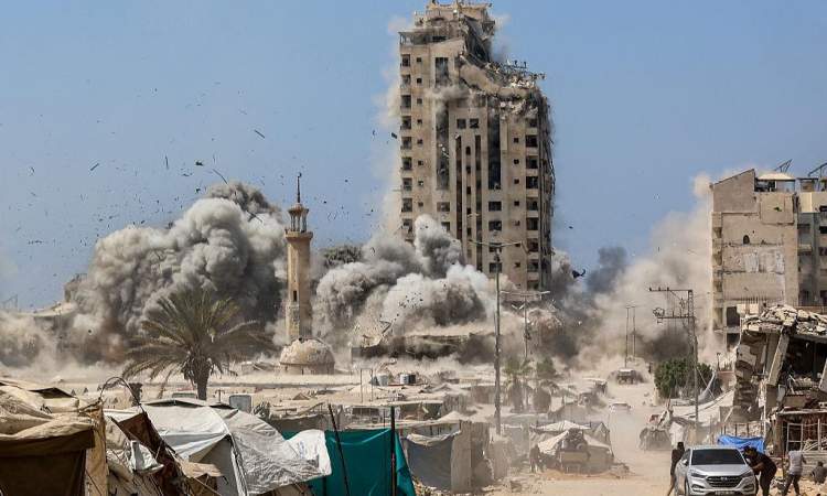 الدفاع المدني بغزة: العدو الصهيوني دمر اليوم أكثر من 50 بناية في القطاع