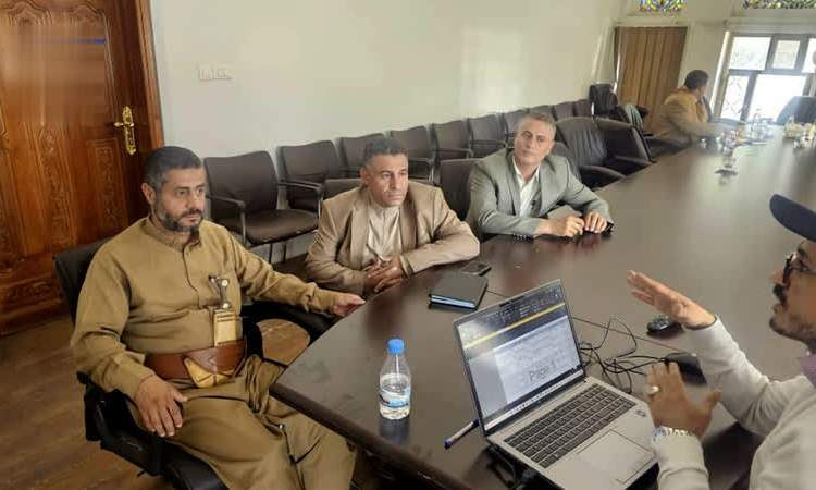 اجتماع لمناقشة احتياجات محافظة ذمار من مشاريع الكهرباء والمياه والصرف الصحي